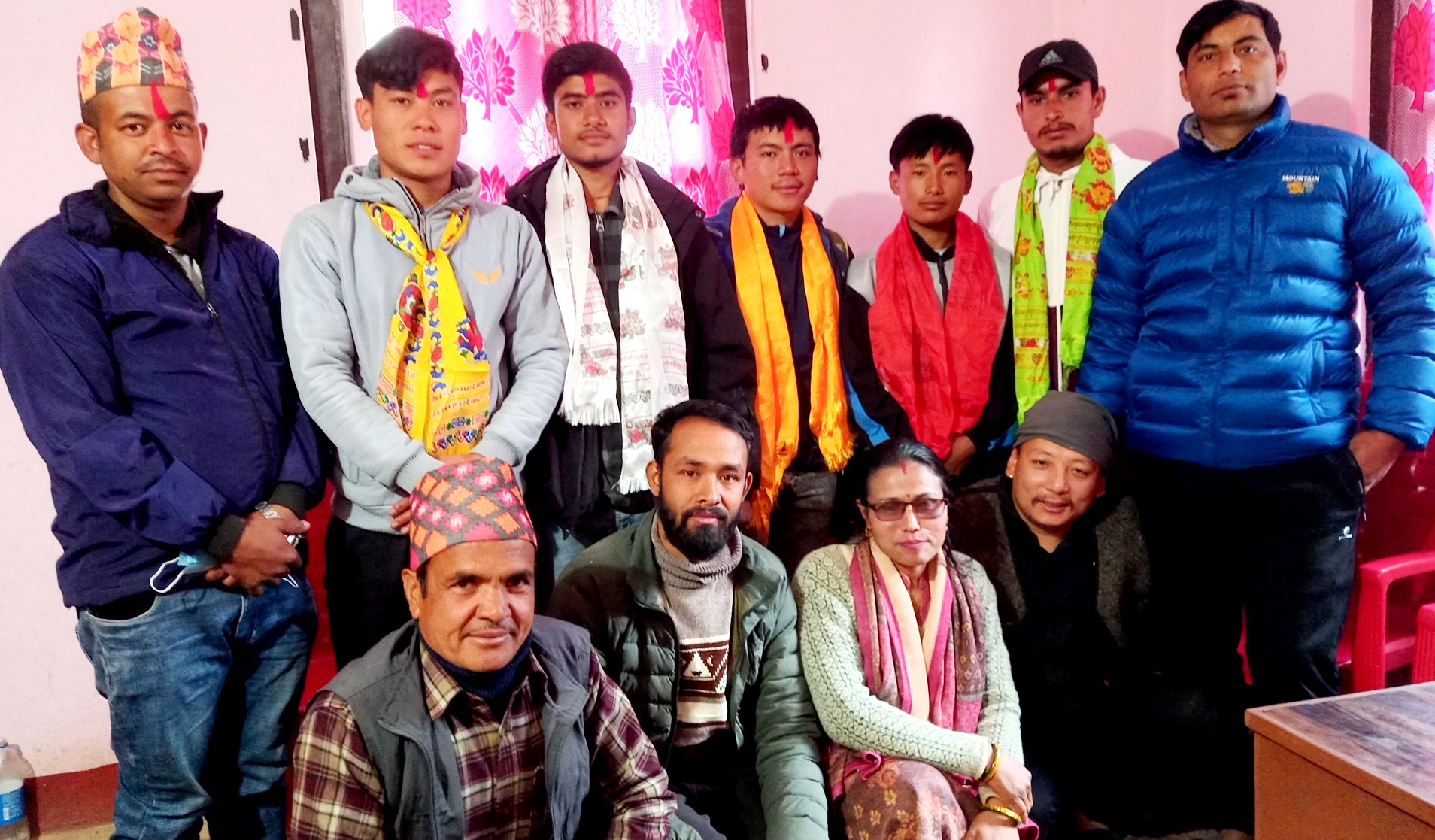 ऐसेलुखर्क प्रेस सेन्टरमा पुस्कल 